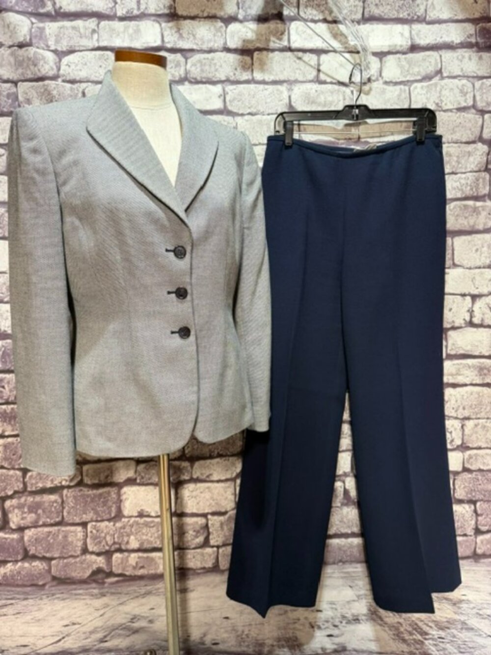 Liz Claiborne Navy & Ivory Pants Suit Size 10